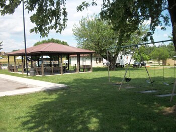 budget host westgate inn