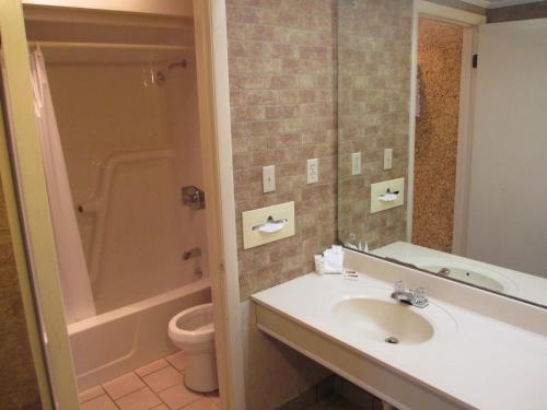Budget Host Westgate Inn,East Bernstadt>>London,2 star