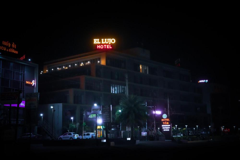 hotel el lujo