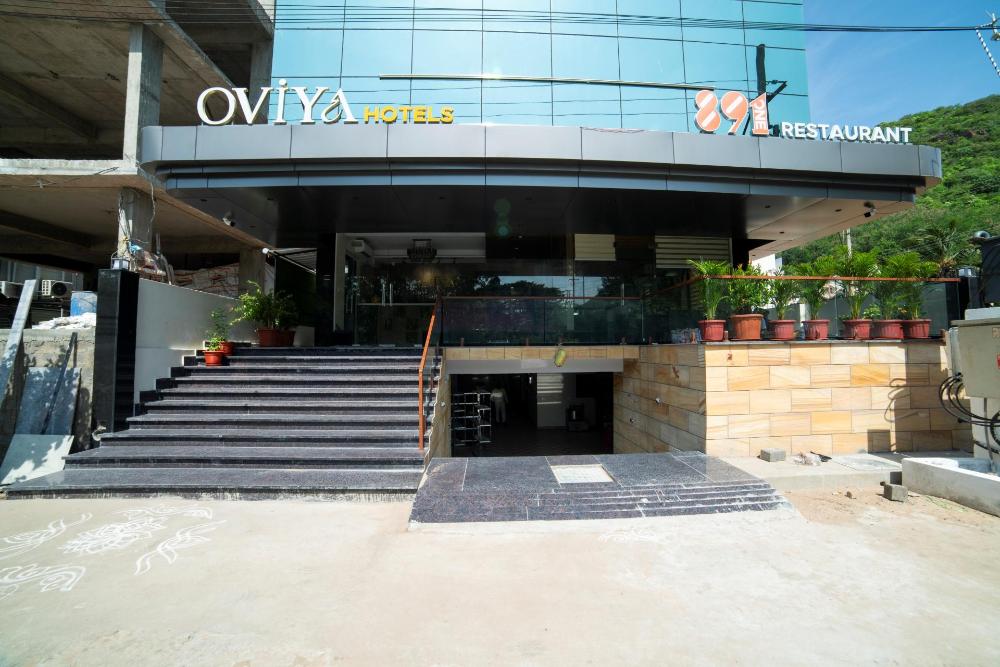 oviya hotels