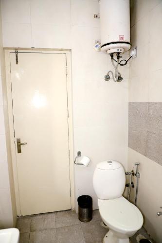 divine india service apartment 3bhk e28 saket 1b