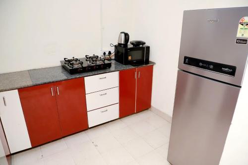 divine india service apartment 3bhk e28 saket 1b