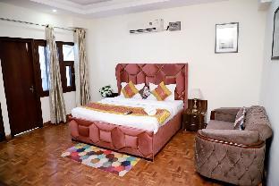 divine india service apartment 3bhk e28 saket 1b