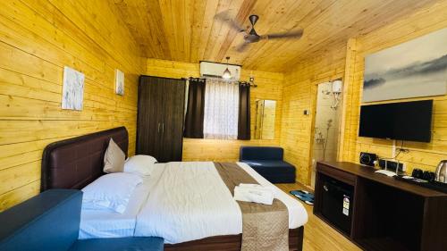 coastal bay inn by green apple stays