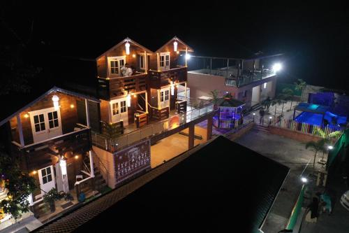 coastal bay inn by green apple stays