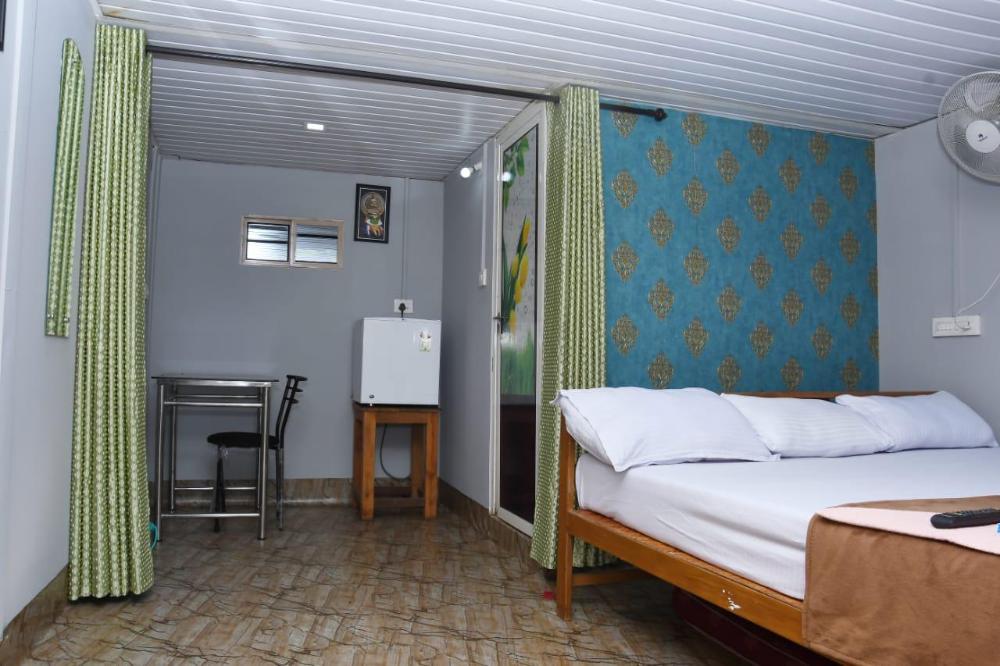 vanatheeram resorts kattikulam tholppety wayanad