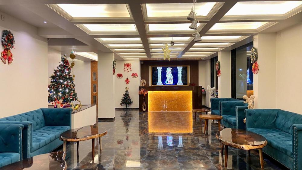 mani hotel and restaurant