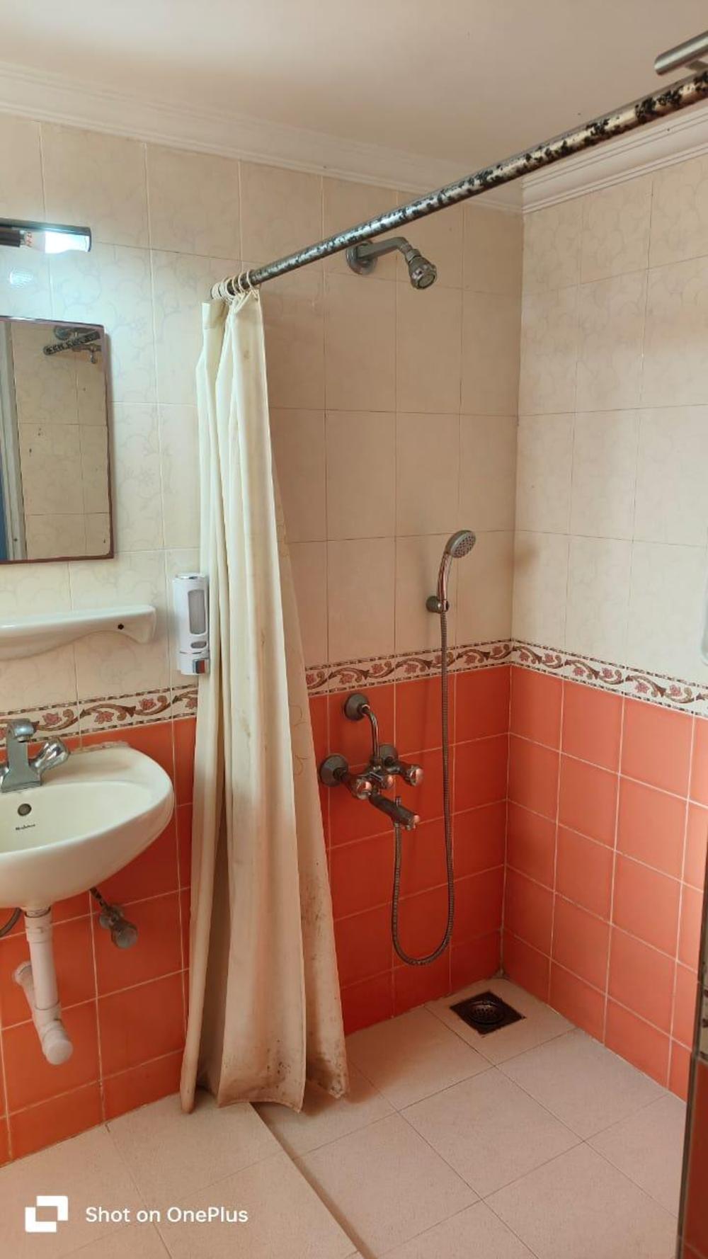 roomzaway 4205 b pool wi fi parking and kitchen