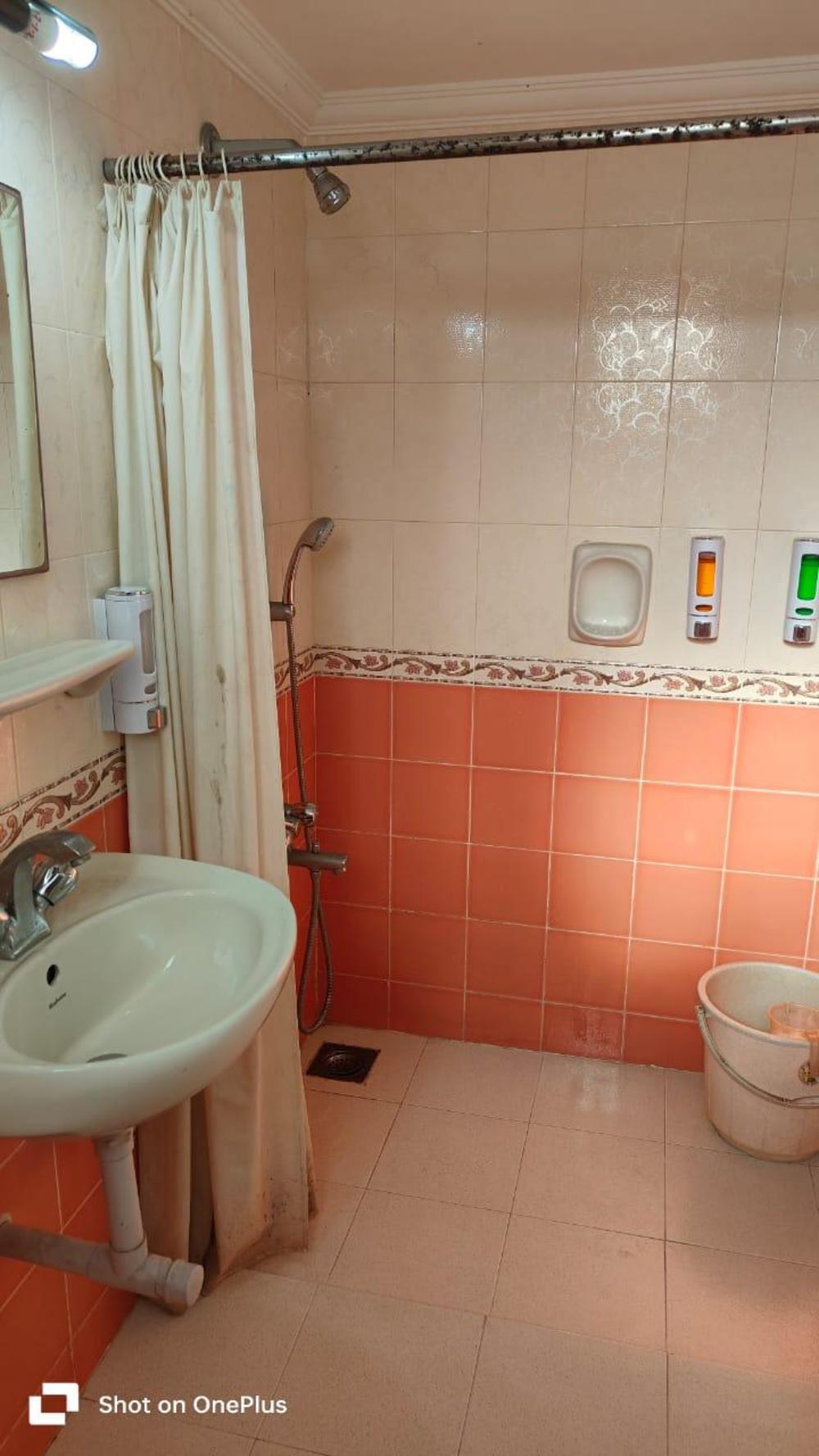 roomzaway 4205 b pool wi fi parking and kitchen