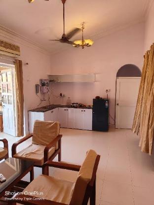 roomzaway 4205 b pool wi fi parking and kitchen