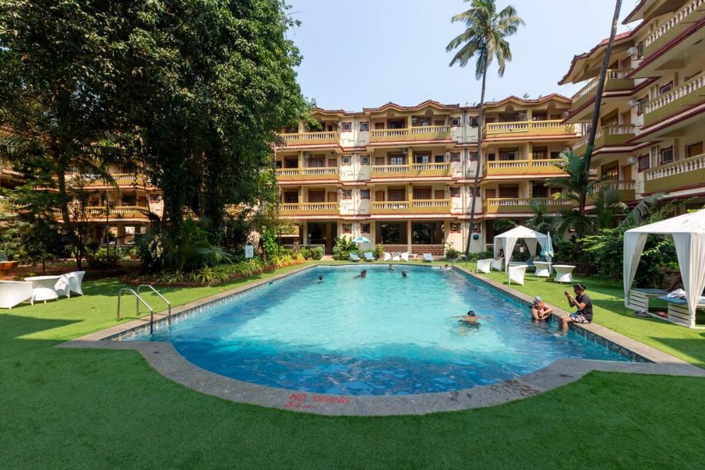 roomzaway 4205 b pool wi fi parking and kitchen