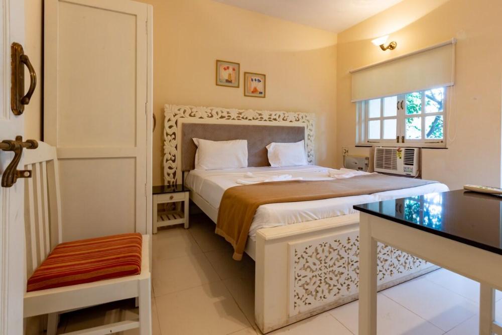 roomzaway 4205 b pool wi fi parking and kitchen