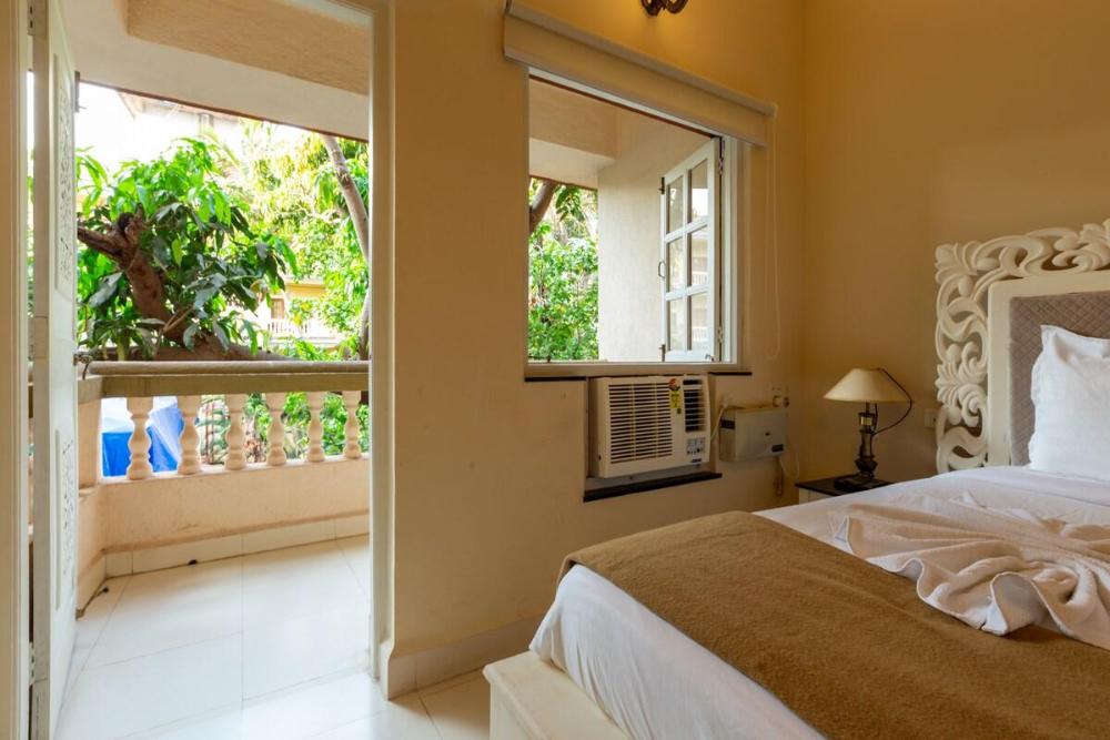 roomzaway 4205 b pool wi fi parking and kitchen