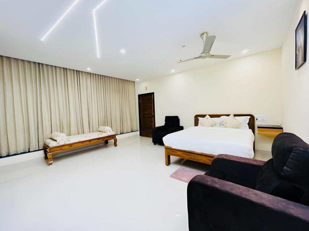 hotel gokulam grand