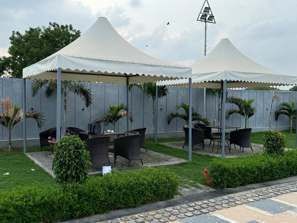 the carnation hotel and resort