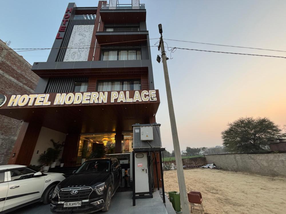 hotel modern palace
