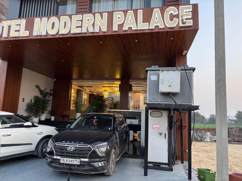 hotel modern palace
