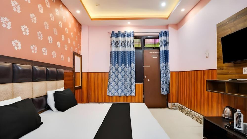 hotel aadhya and restaurant