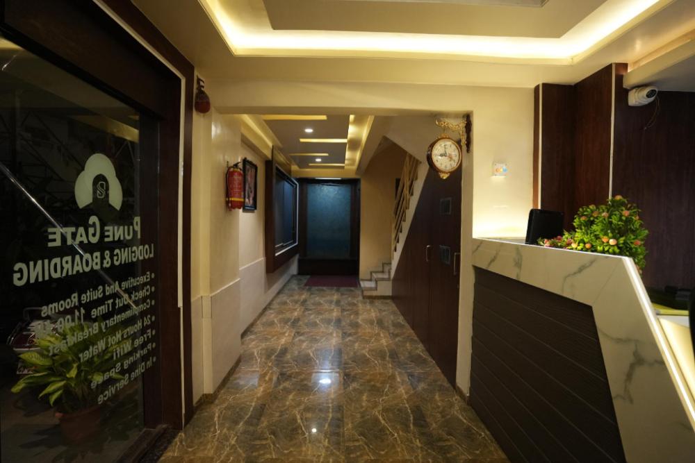 pune gate lodging and boarding