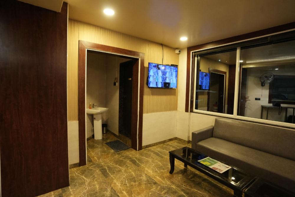 pune gate lodging and boarding