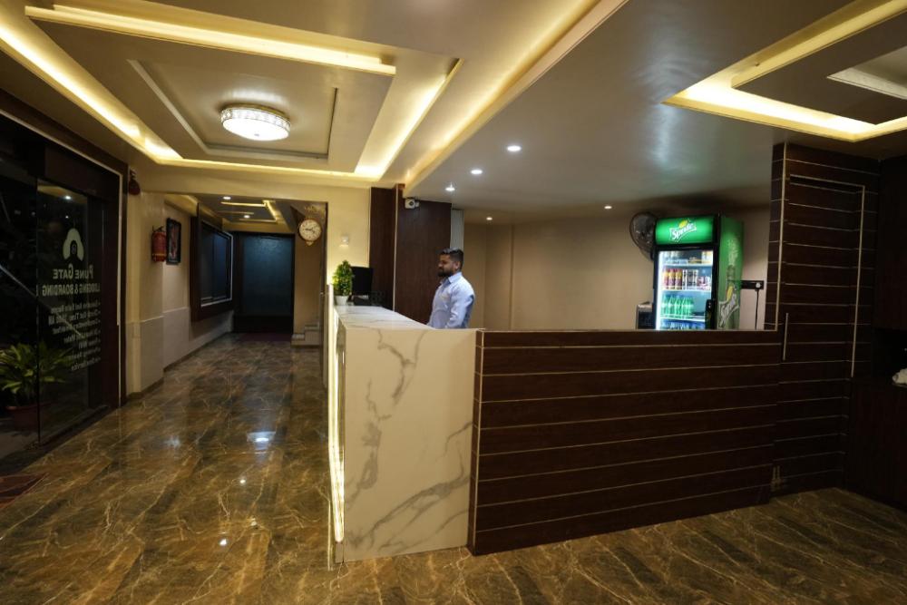 pune gate lodging and boarding