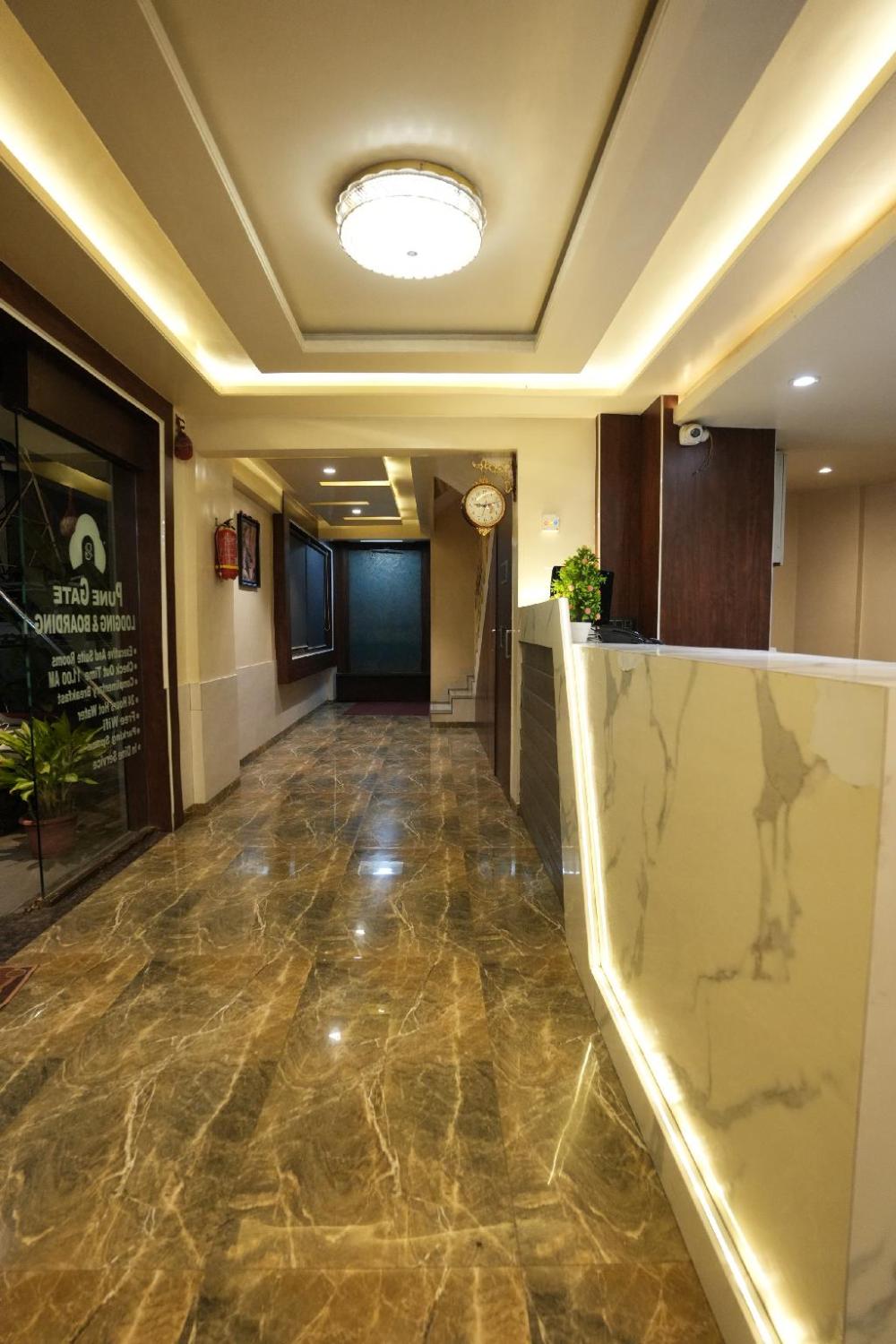 pune gate lodging and boarding