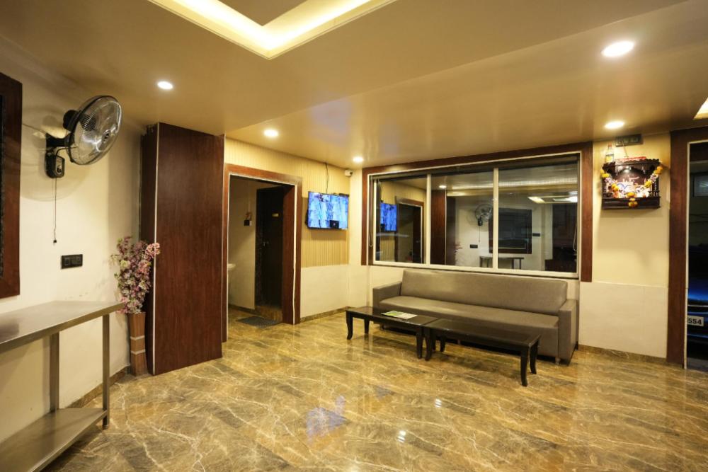 pune gate lodging and boarding