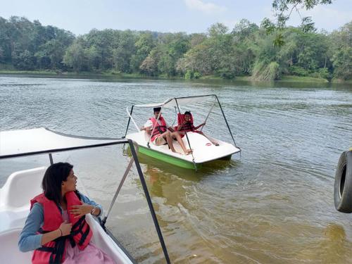 crystal riverview homestay