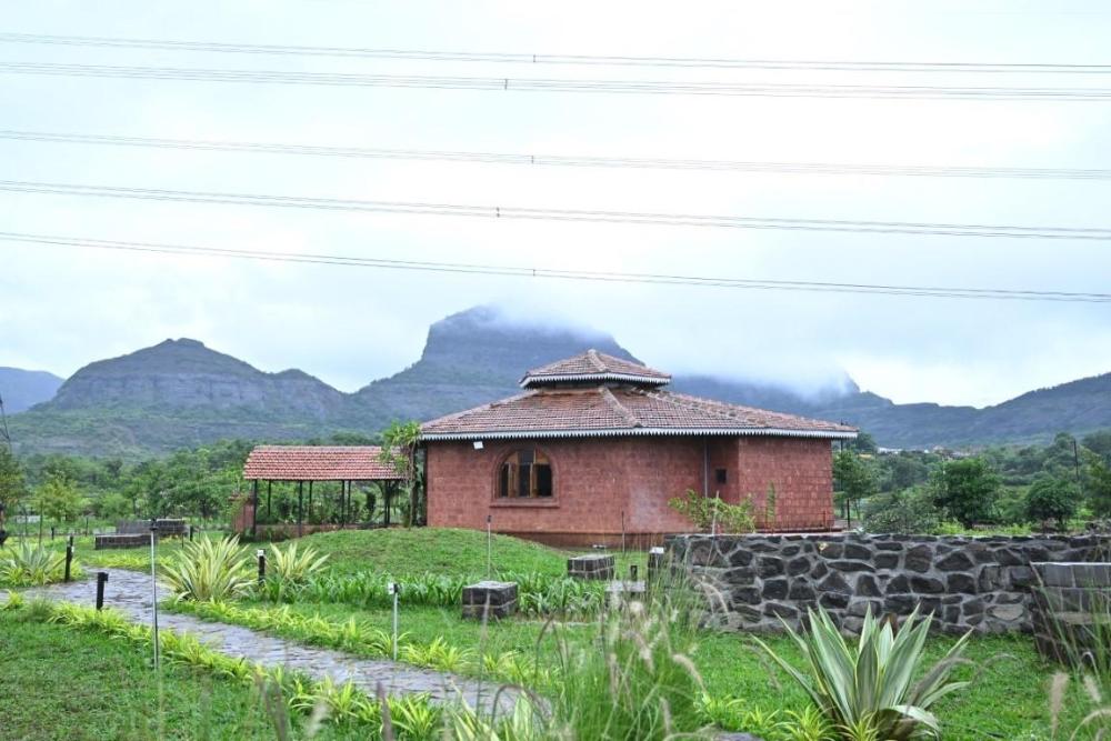 umbartha resort naneghat
