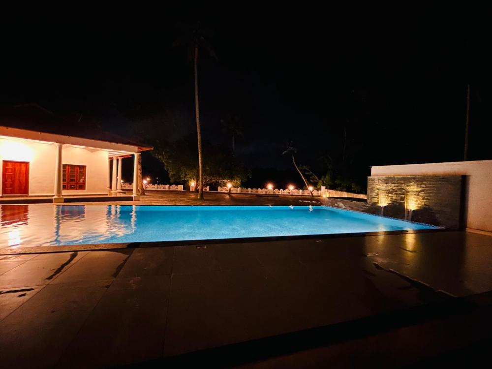 lavilla lake resort and restaurant