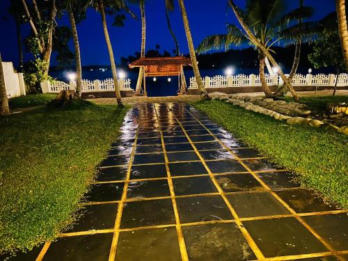 lavilla lake resort and restaurant