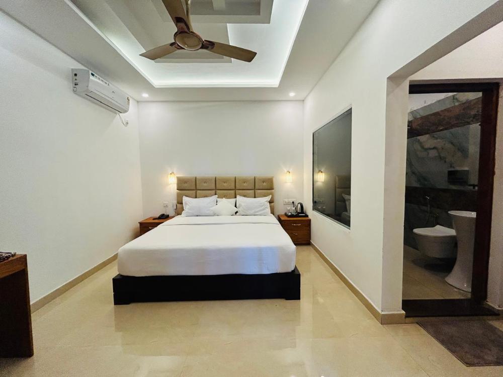 lavilla lake resort and restaurant