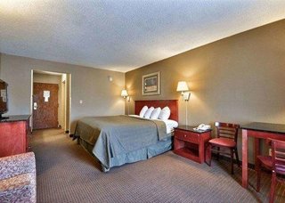 Quality Inn & Suites Bedford West,Bloomington>>Bedford,3 star