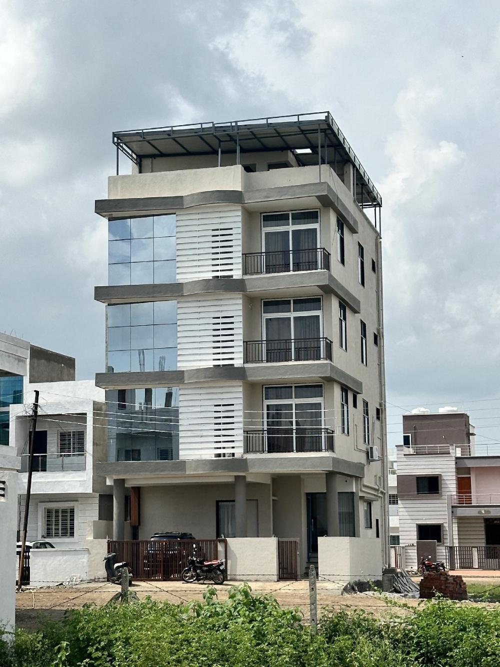 leo deluxe and suite room