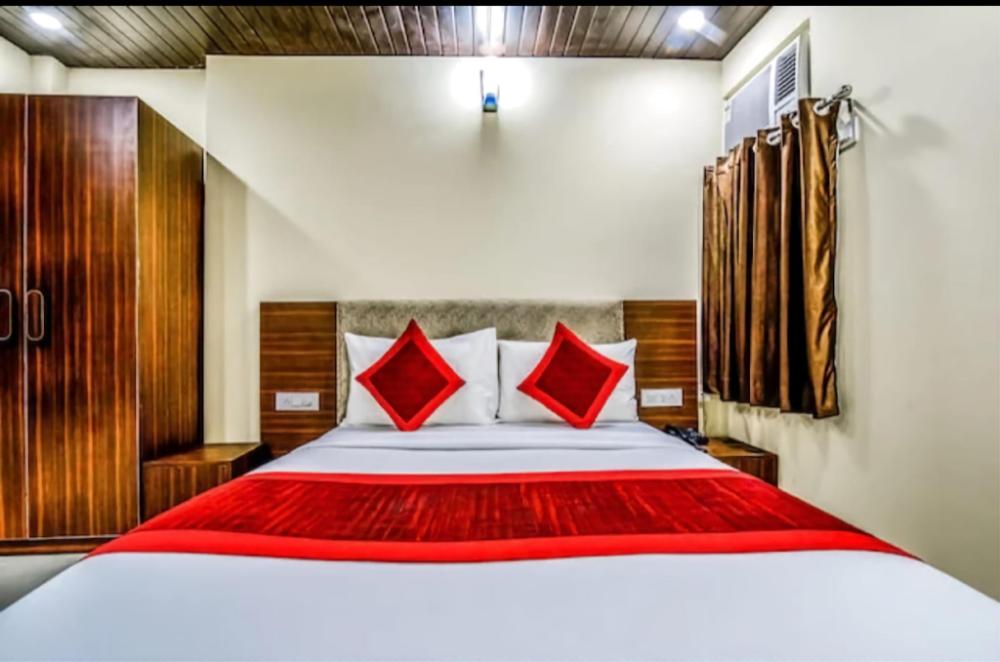 hotel reflection suites
