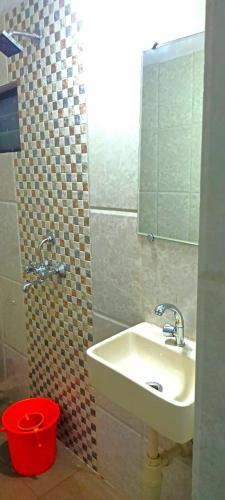 casa hillary guest house