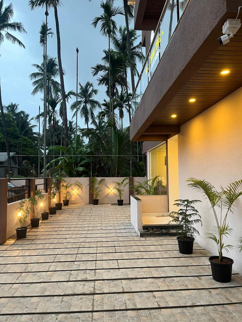 ilif 2724 the ocean treat hotel