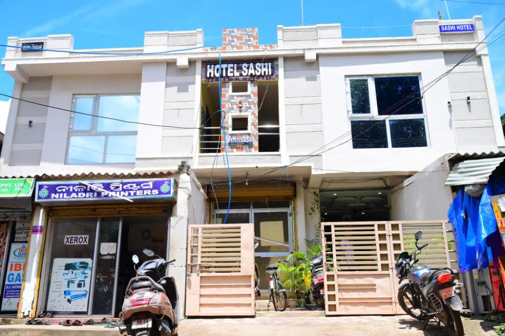 hotel sashi near temple and golden beach puri by morservices