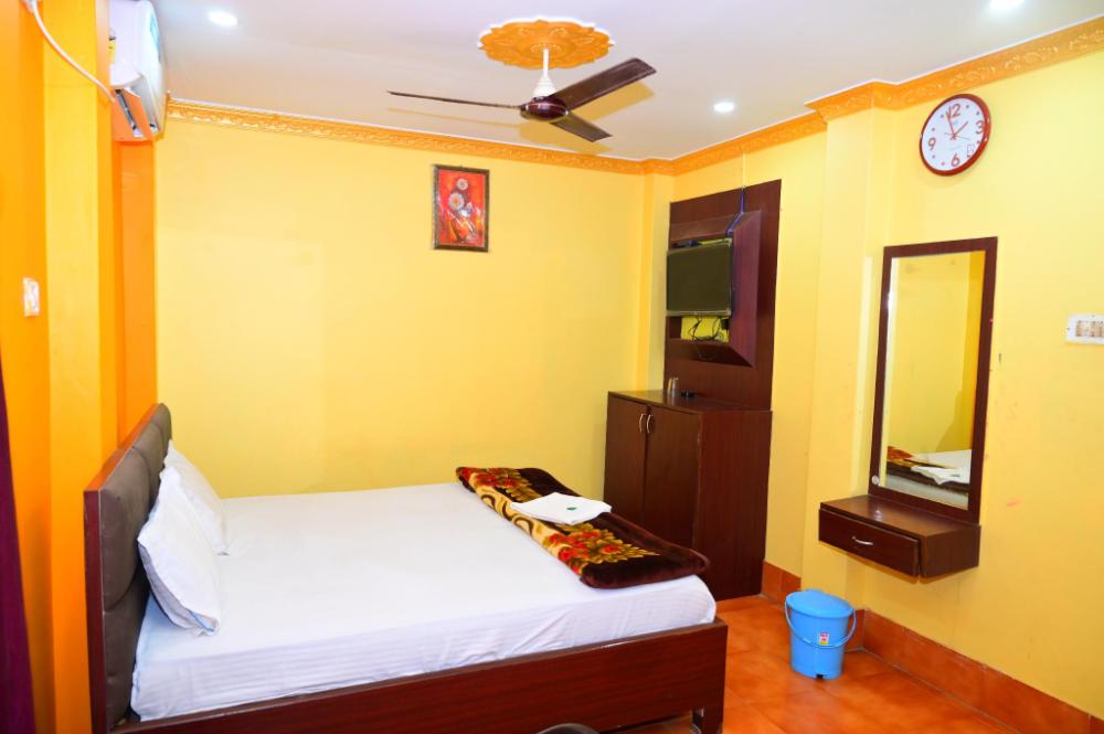 hotel sahoo palace near sea beach by morservices