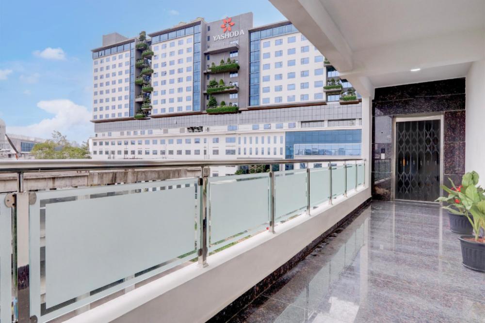 collection o sri jahnavi group besides yashoda hospital hitec city