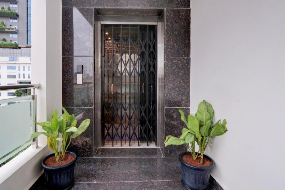 collection o sri jahnavi group besides yashoda hospital hitec city