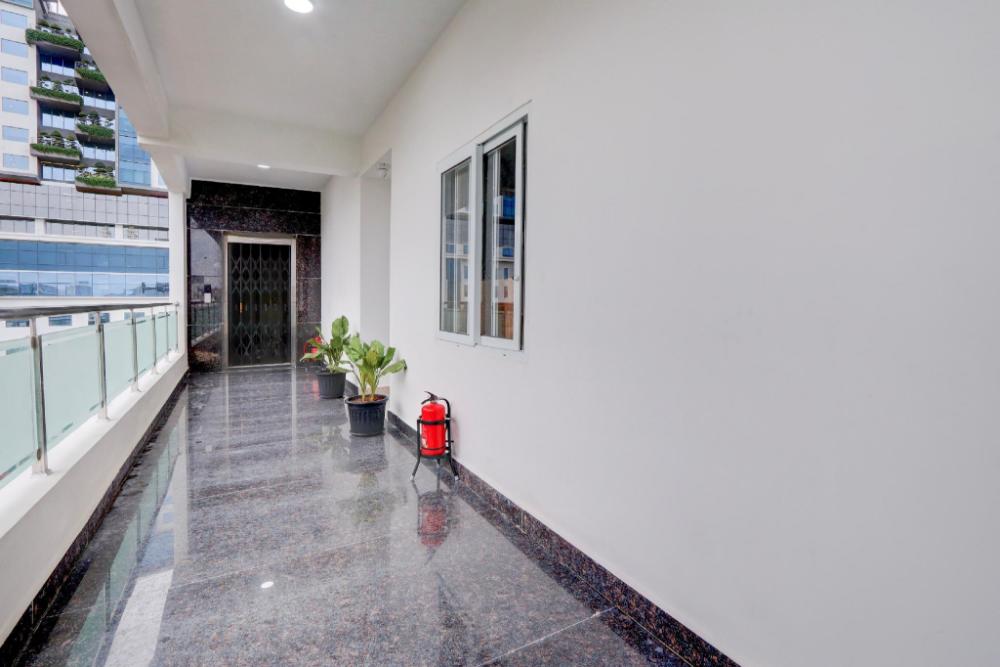 collection o sri jahnavi group besides yashoda hospital hitec city