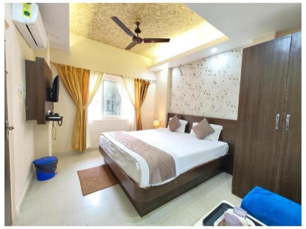 dhamstay hotel aradhya near beach puri