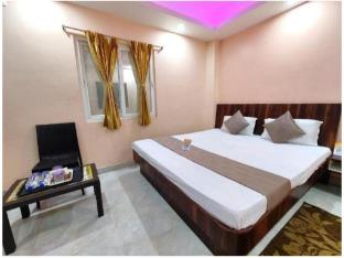 dhamstay hotel aradhya near beach puri
