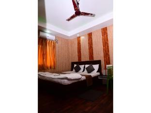 dhamstay hotel aradhya near beach puri