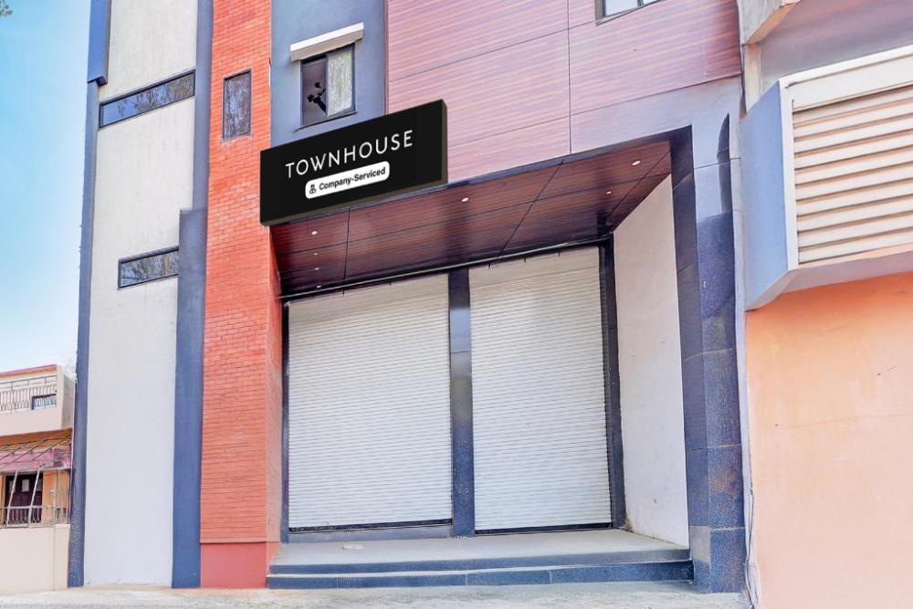 super townhouse lig main road indore