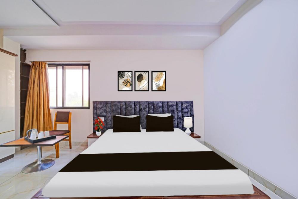 super townhouse lig main road indore