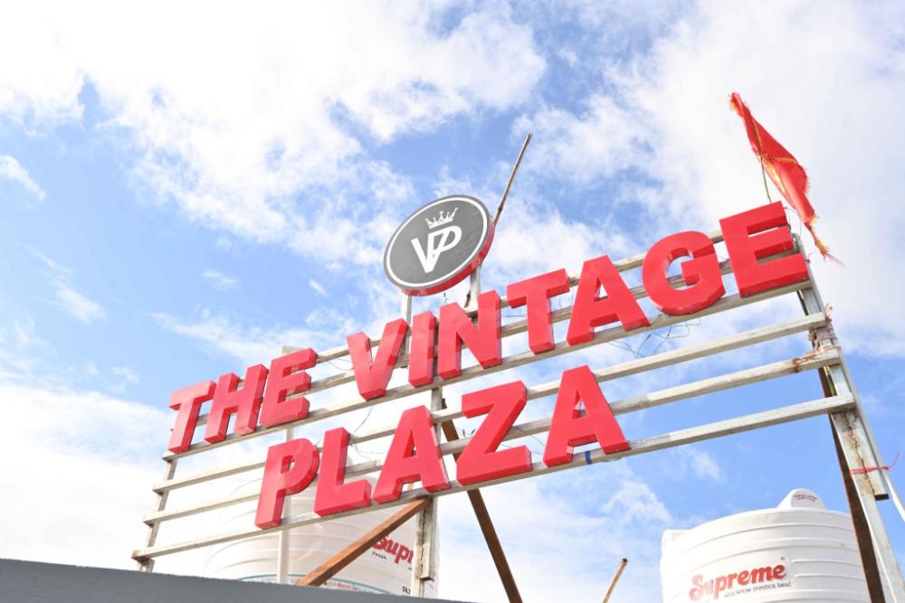 the vintage plaza
