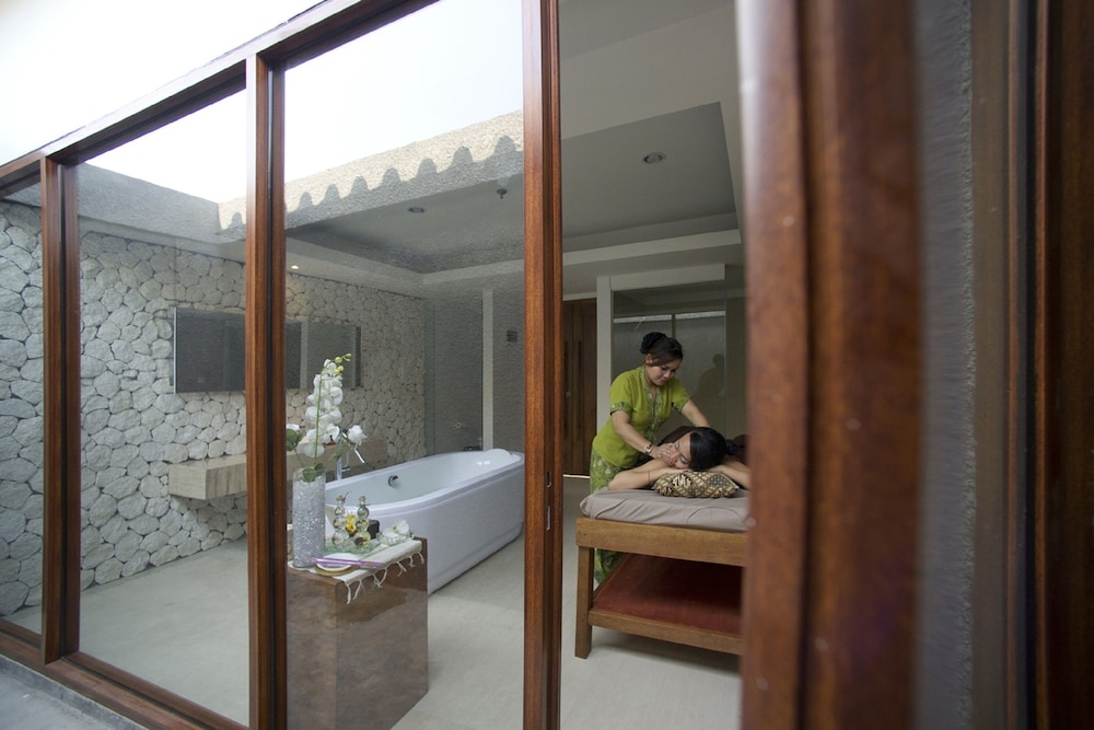 grand zuri kuta bali