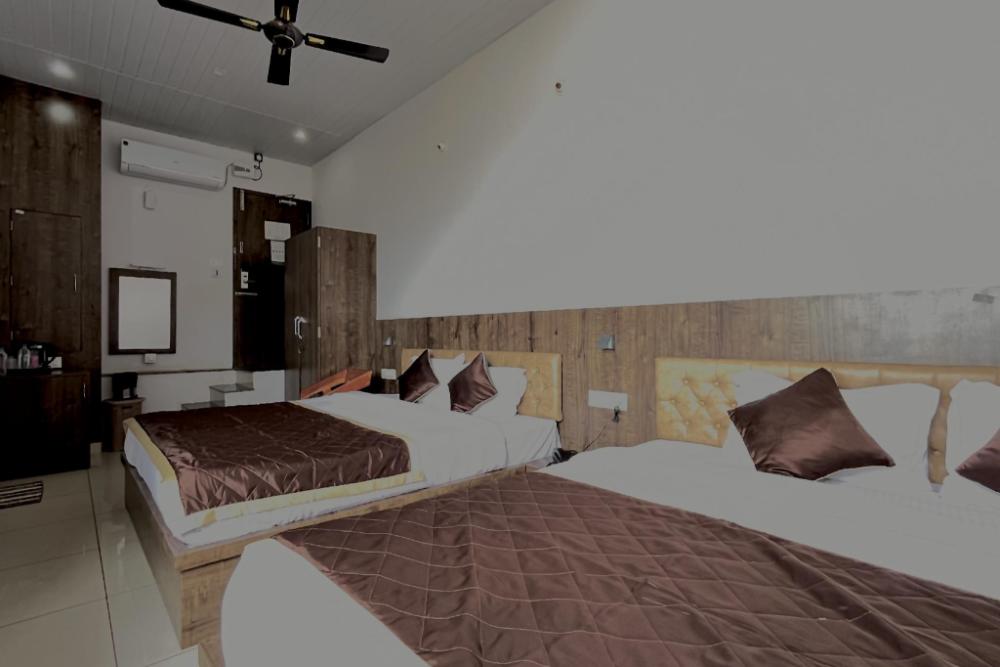 lucent the luxury hotel